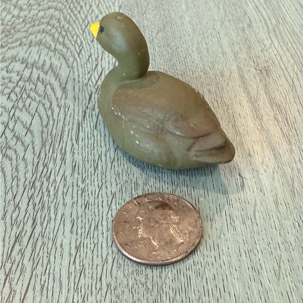 Vintage Ceramic Painted Duck Figurine - Picture 5 of 8